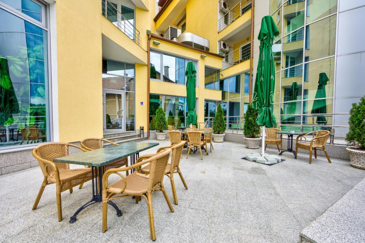 Hotel Ambient Braşov Exteriör bild