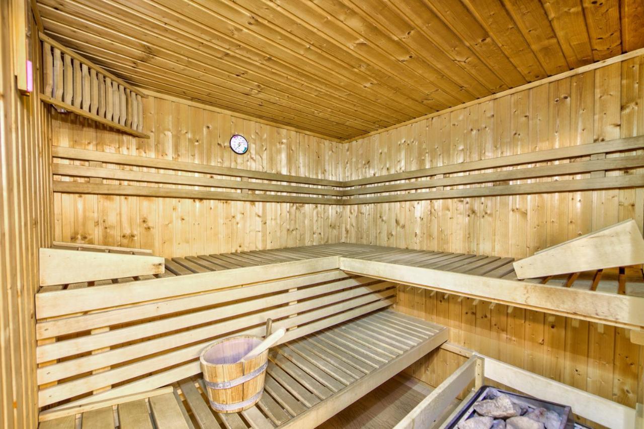 Hotel Ambient Braşov Exteriör bild