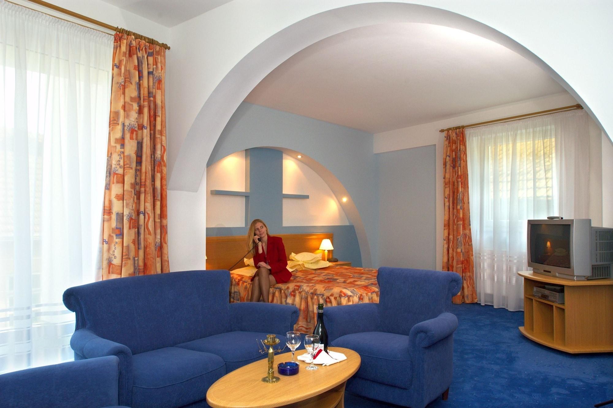 Hotel Ambient Braşov Exteriör bild