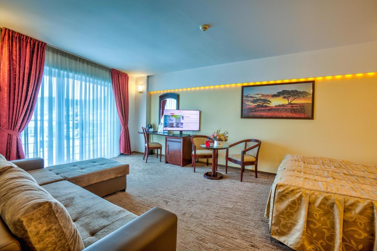Hotel Ambient Braşov Exteriör bild