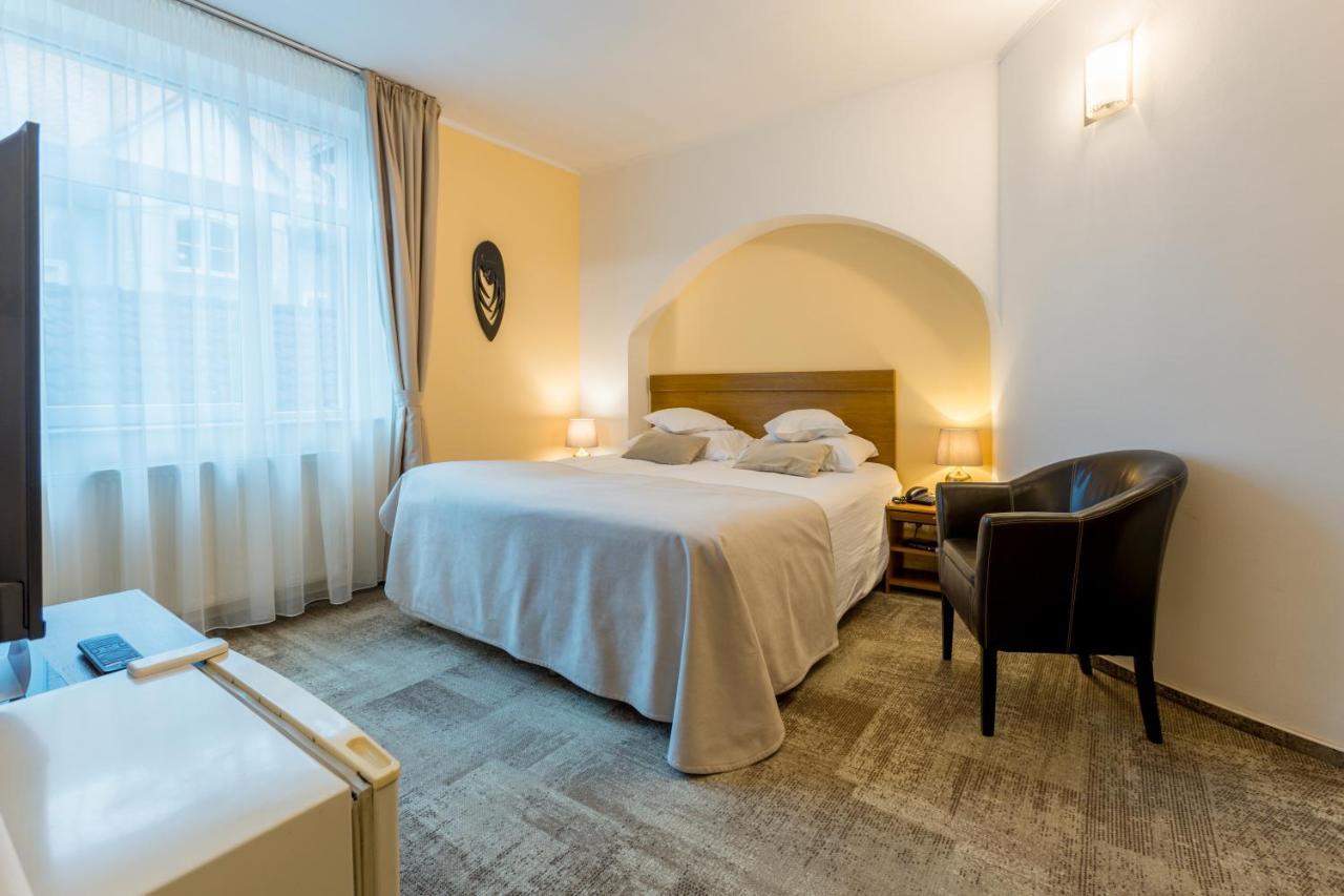 Hotel Ambient Braşov Exteriör bild