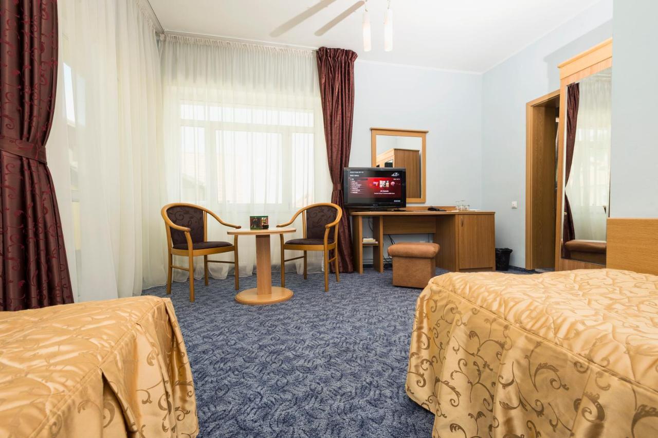 Hotel Ambient Braşov Exteriör bild